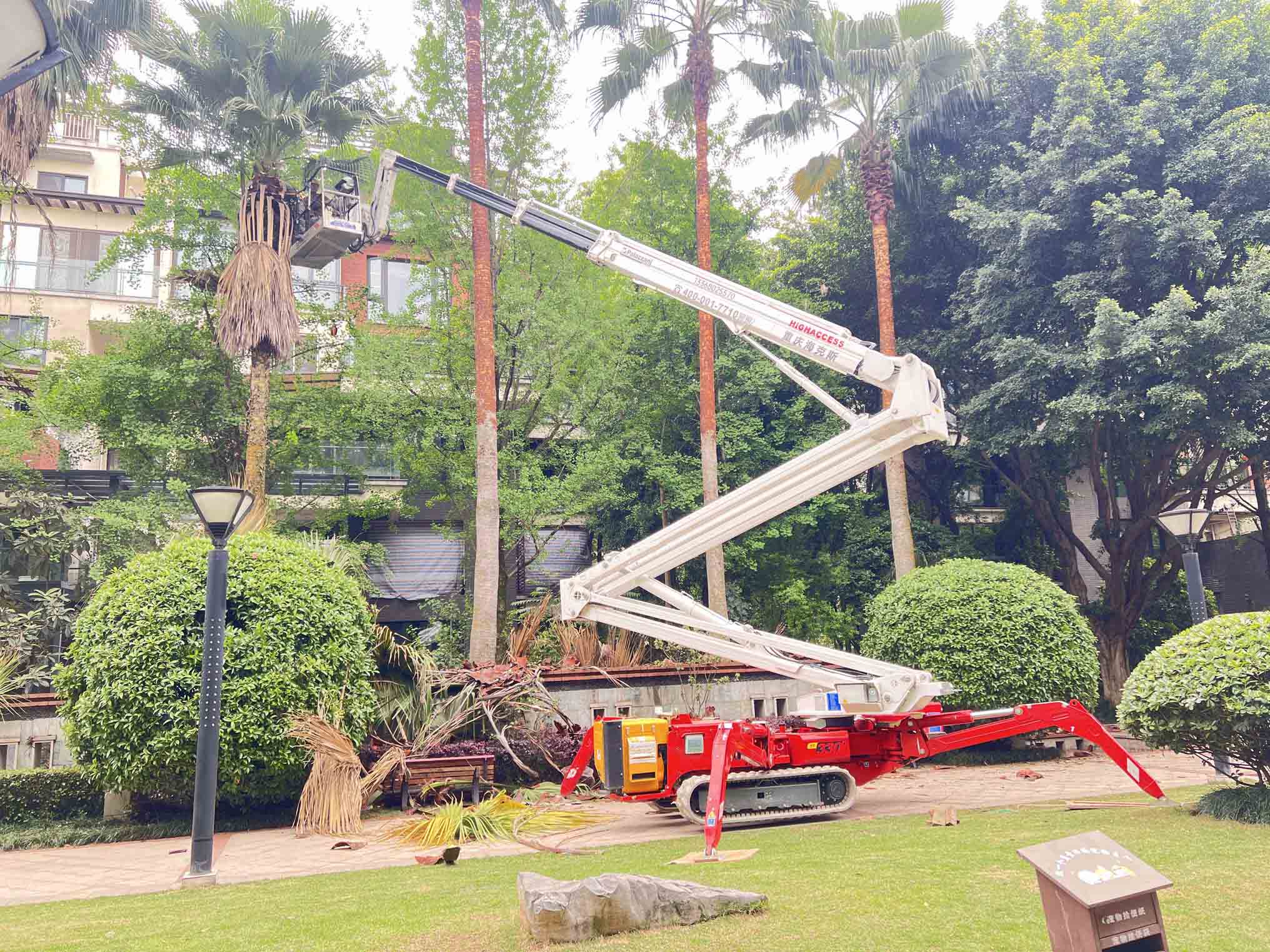 蜘蛛式高空作業平臺.jpg 蜘蛛式高空作業平臺.jpg